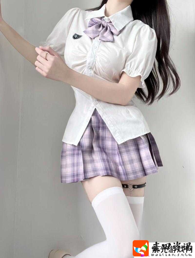 白丝 JK 美女被爆羞乳