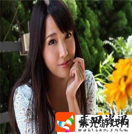 亚洲**