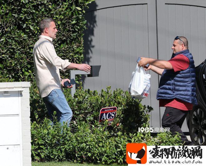 希尔顿等名人豪宅毁于火灾
