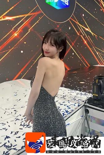 起猛了！无意间刷到一女子一面膜胸口一面吃下部位片段，瞬间引发热议！