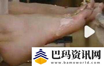 女孩子罪犯脚上涂蜂蜜放山羊